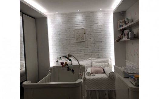 Apartment with architectural and luminotechnical designs