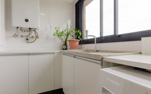 Semi furnished apartment in privileged region