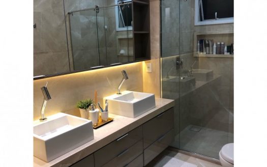 Apartment with architectural and luminotechnical designs