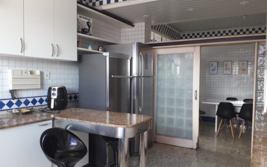 Luxurious triplex penthouse furnished in prime area