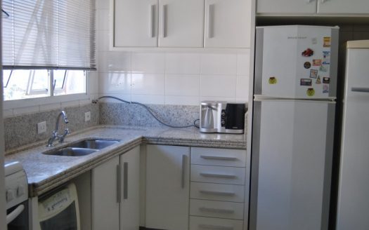 Spacious apartment with panoramic view to shopping center