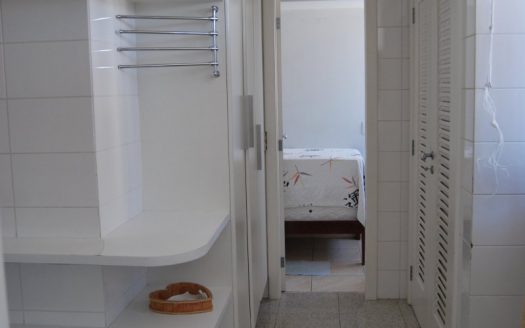 Spacious apartment with panoramic view to shopping center