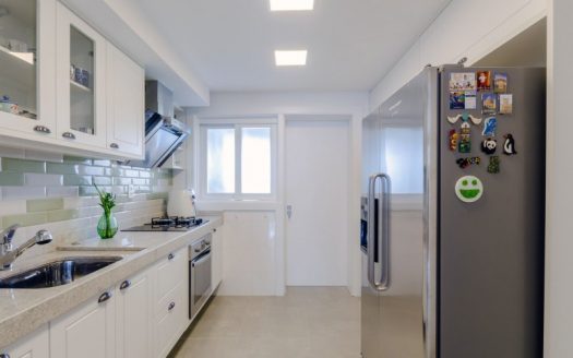 Semi furnished apartment in privileged region