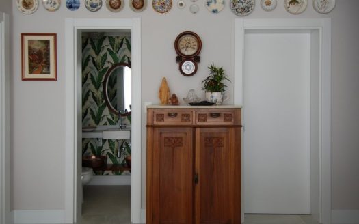 Semi furnished apartment in privileged region