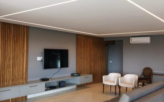 High standard apartment overlooking the Flamboyant Park