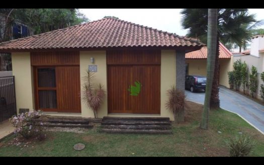 Single story house in City Lapa area. Immaculate, must see