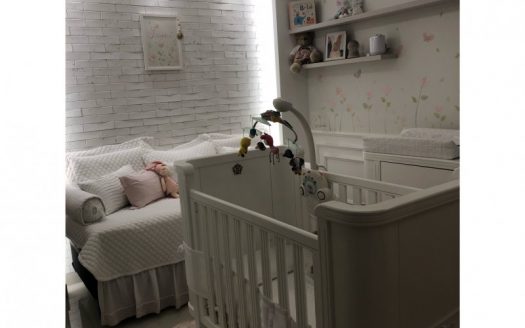 Apartment with architectural and luminotechnical designs