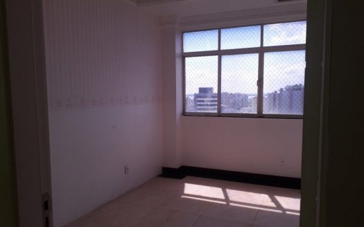 Luxurious triplex penthouse furnished in prime area