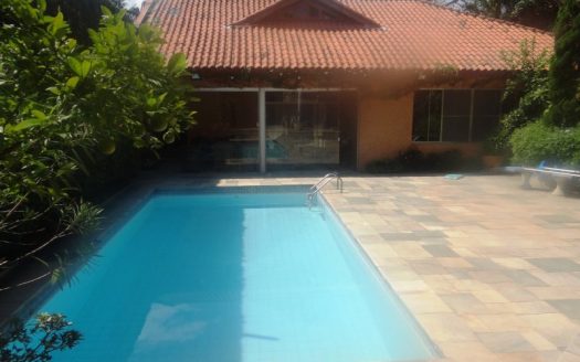 Single story house in City Lapa area. Immaculate, must see