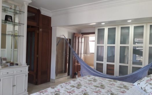 Luxurious triplex penthouse furnished in prime area