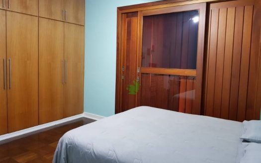 Single story house in City Lapa area. Immaculate, must see