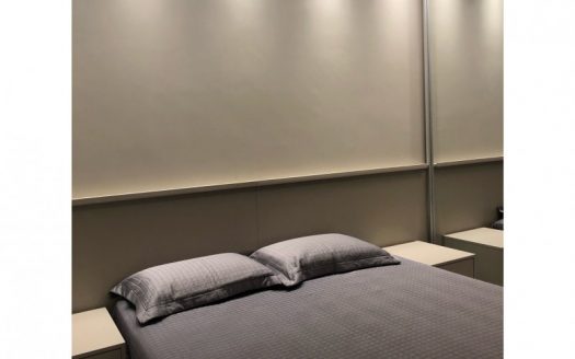 Apartment with architectural and luminotechnical designs
