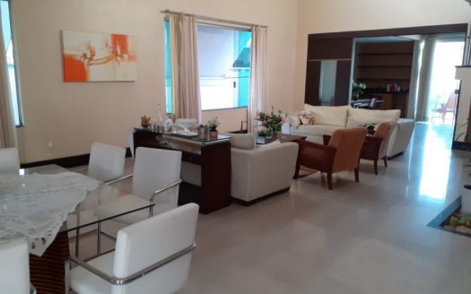 Spacious home in crystal water condo
