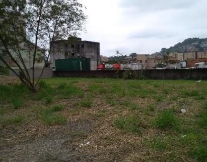 Excellent corner lot in Chico de Paula