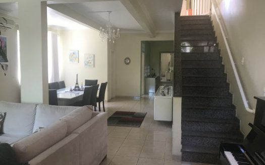 Wonderful house in Embare