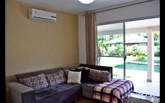 Mansion in Piratininga condominium next to the beach