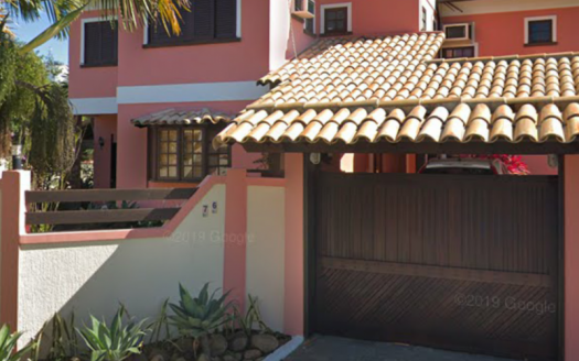 Beach house with country house style