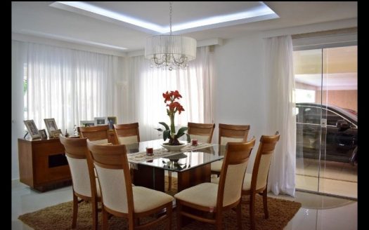 Mansion in Piratininga condominium next to the beach