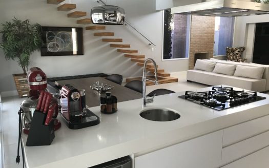 Beautiful and modern house in Jundiai