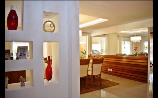 Mansion in Piratininga condominium next to the beach