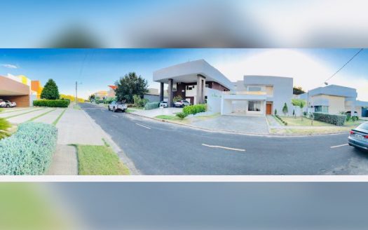 Furnished house in the best condominium in the city