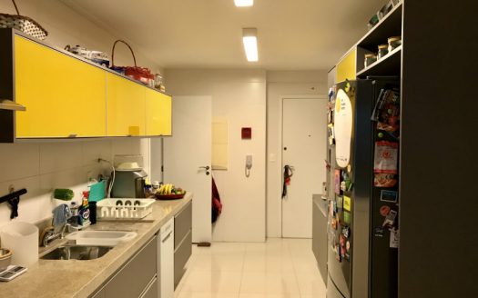High standard apartment in Ponta da Praia