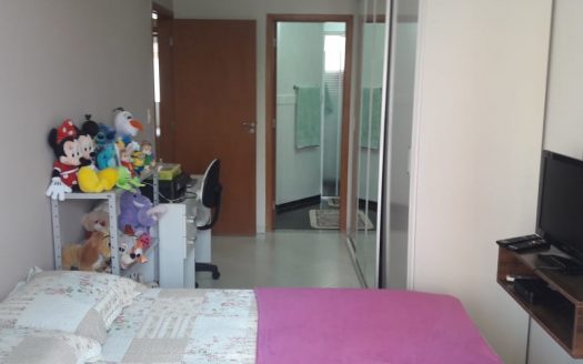 Townhouse triplex in prime area