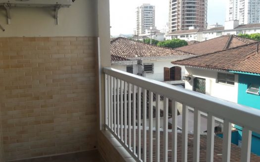 Townhouse triplex in prime area