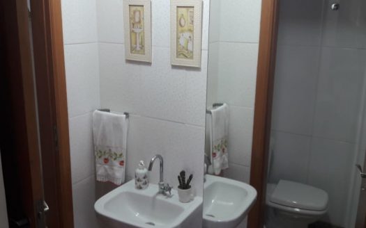 Townhouse triplex in prime area