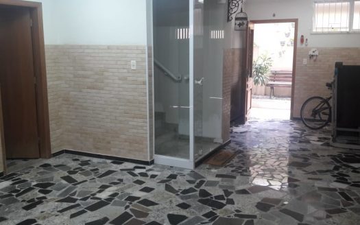 Townhouse triplex in prime area
