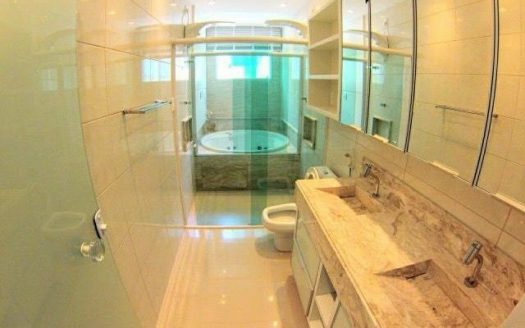 High standard house in Bosque das Palmeiras