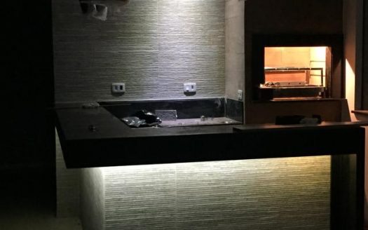 Beautiful house in condominium in the central region