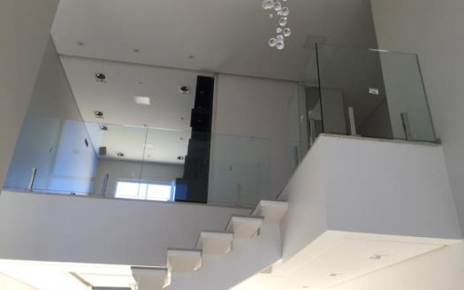 Beautiful house in condominium in the central region