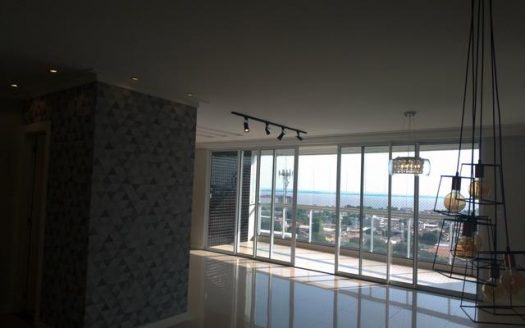 Beautiful apartment in the Condominium Plaza in Vienna