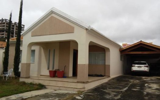Beautiful house in Recreio near Praça do Gil