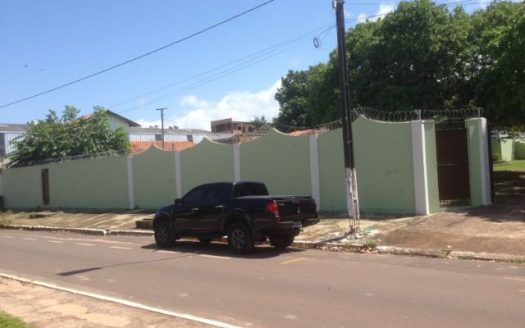 American colonial style house in Caranazal