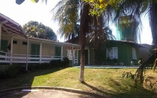 American colonial style house in Caranazal