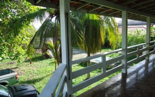 American colonial style house in Caranazal