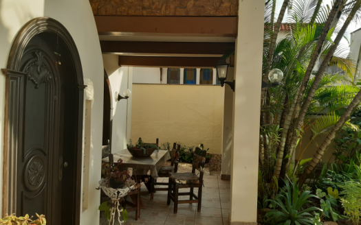 Modern house on Ilha do Boi