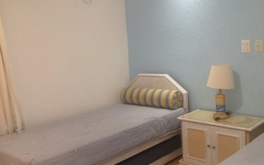 Wonderful apartment in the central area facing the sea