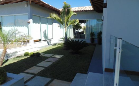 Elegant and modern house in Portinho