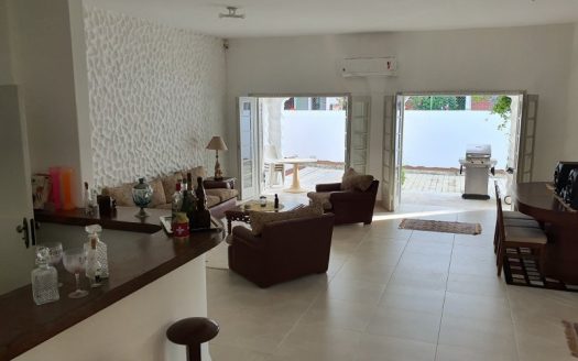 Large house on Guaiuba beach