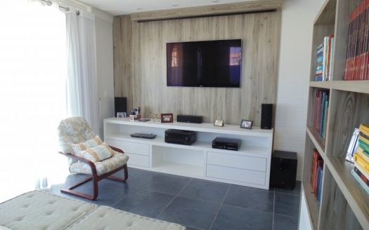 Elegant and modern house in Portinho