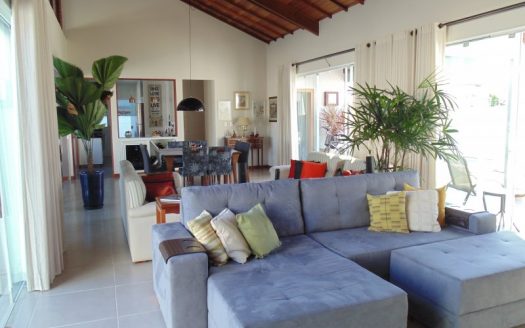 Elegant and modern house in Portinho