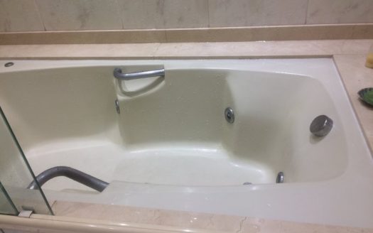 Wonderful apartment in the central area facing the sea