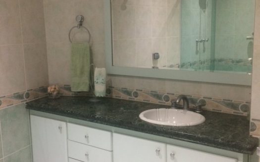 Wonderful apartment in the central area facing the sea