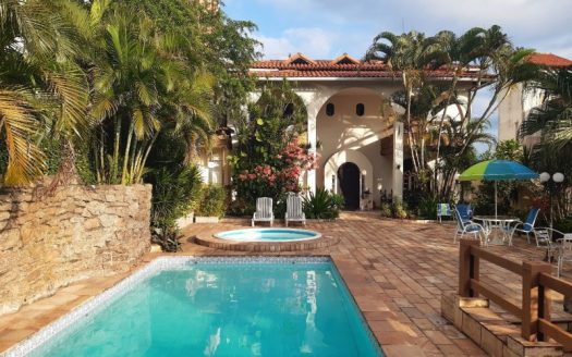 Modern house on Ilha do Boi