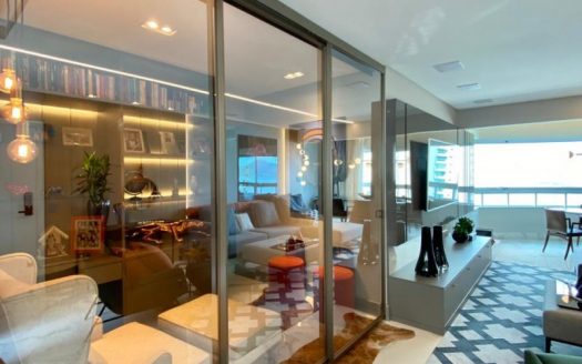 Apartment with spectacular views of the beach in the center
