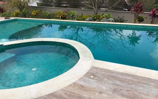Beautiful house in condominium in Jardim Maristela