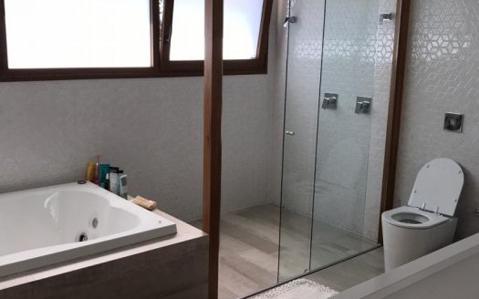 Beautiful house in condominium in Jardim Maristela